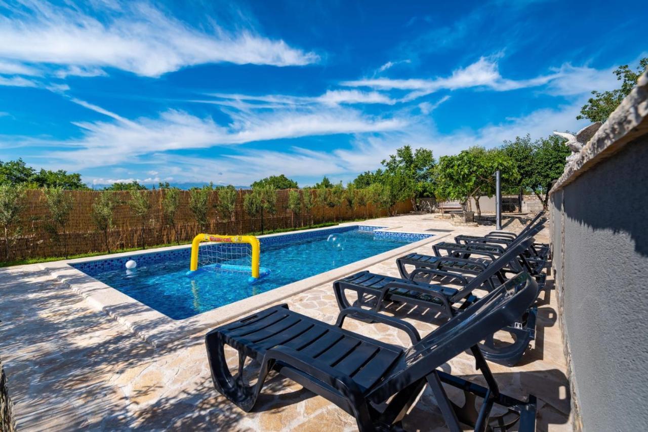 Eagle Villa *