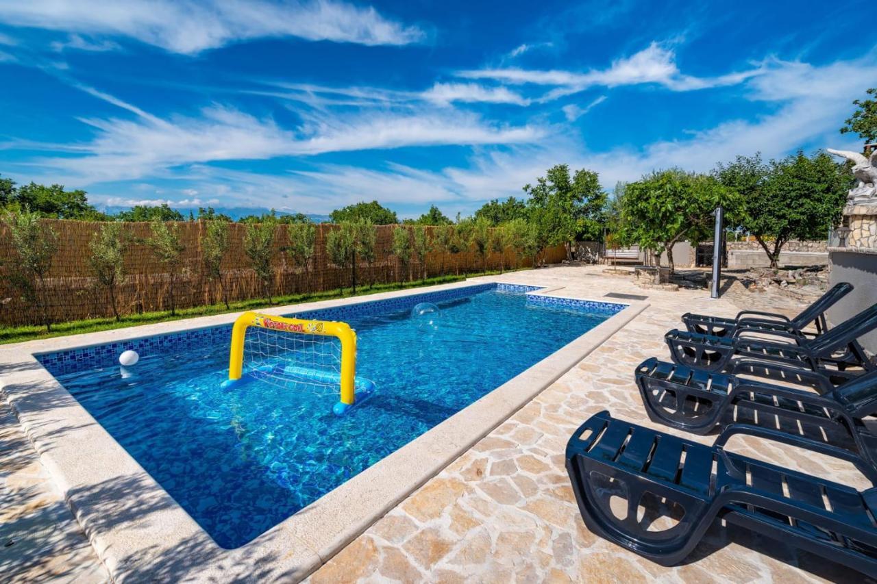 Villa Eagle *