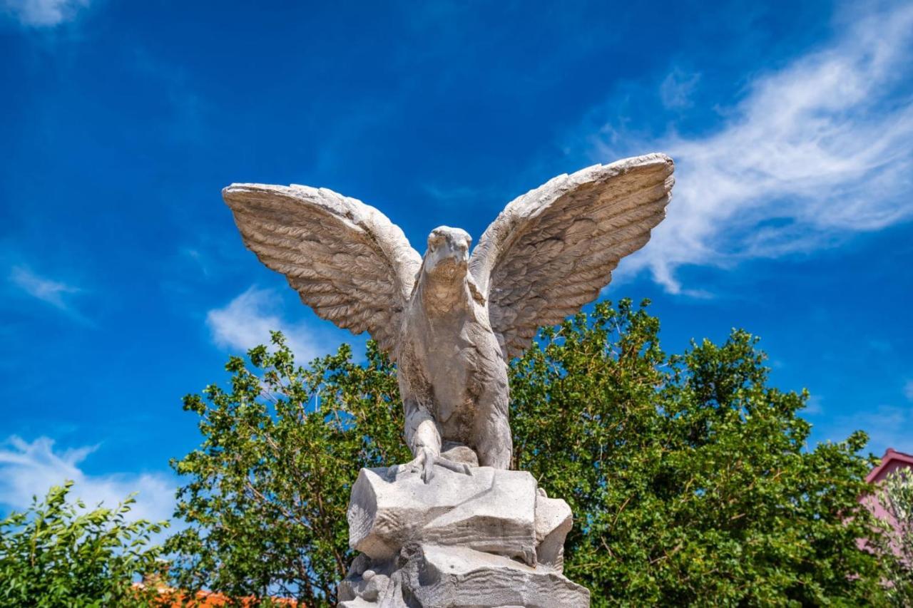 Eagle * Benkovac