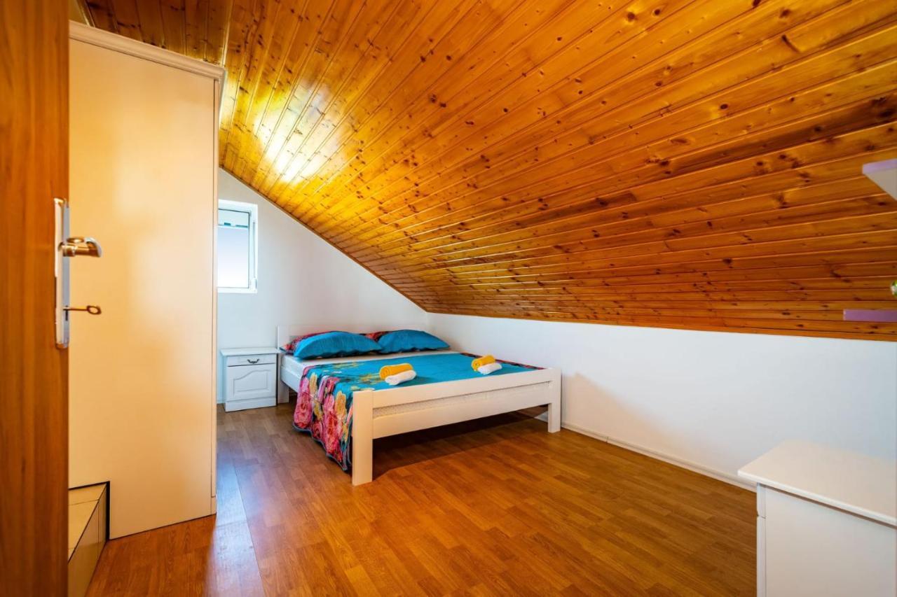 Eagle Villa *
